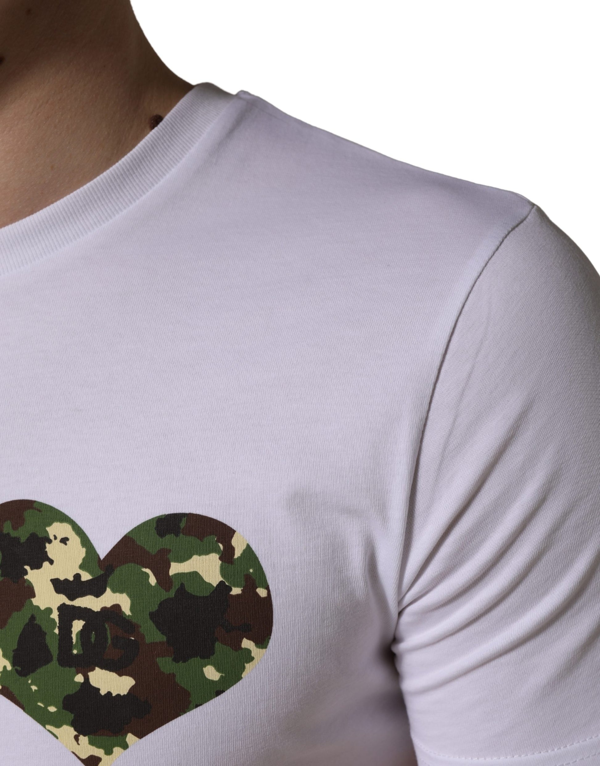 White Heart Shaped Camouflage Patch Men T-shirt