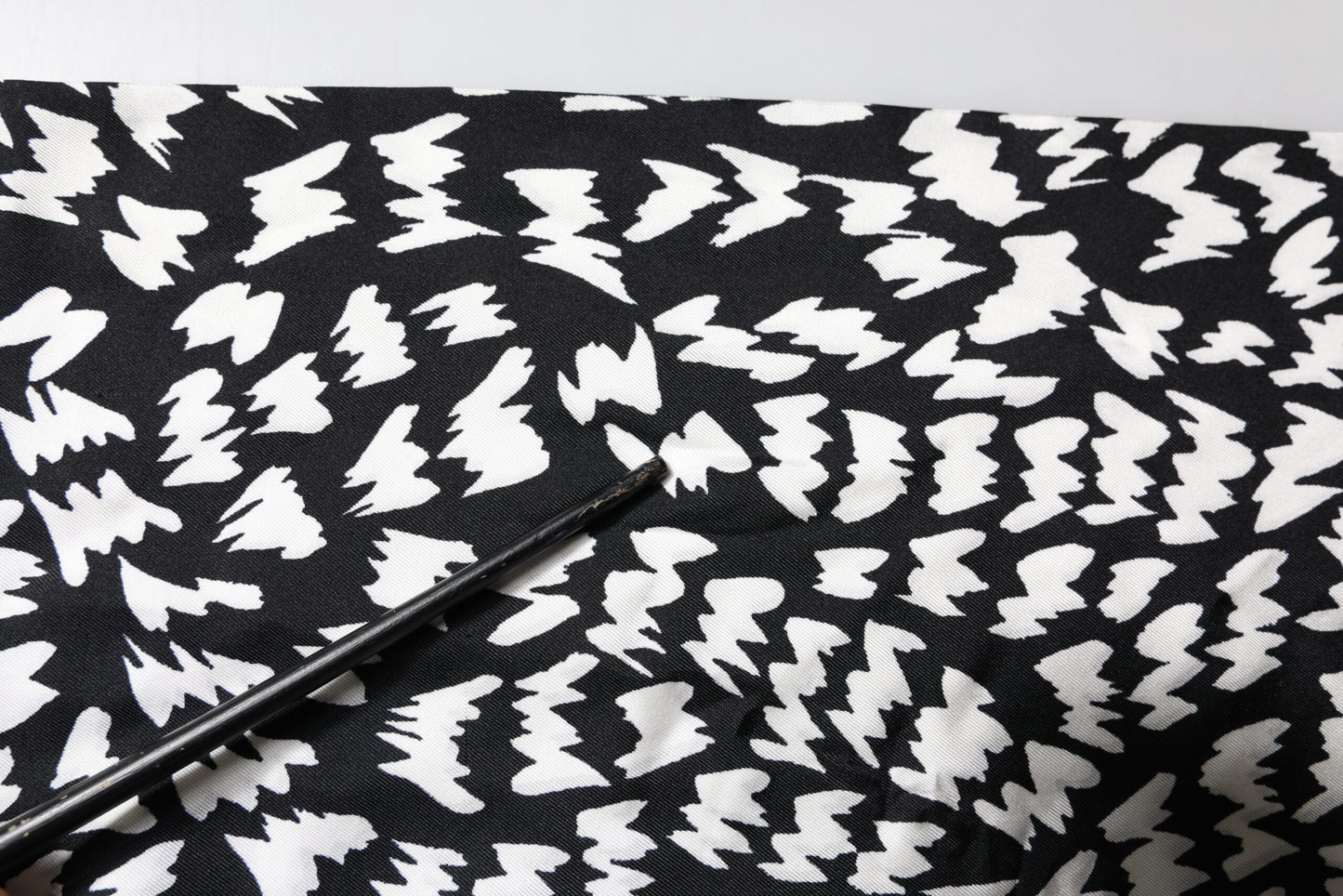 Black White Patterned Fringes Shawl Scarf