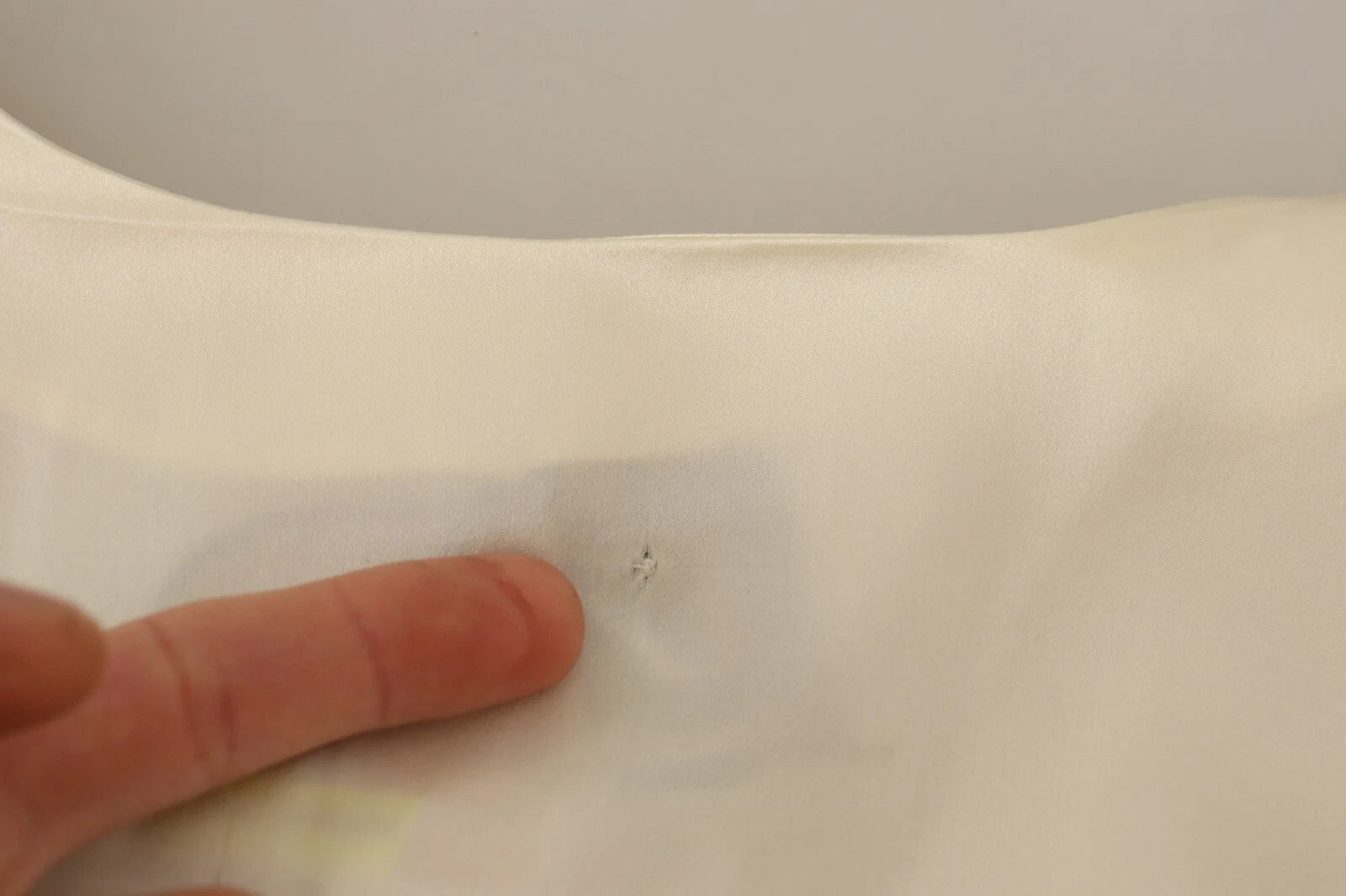 Blouse Off White Silk Short Sleeves V-neck Top